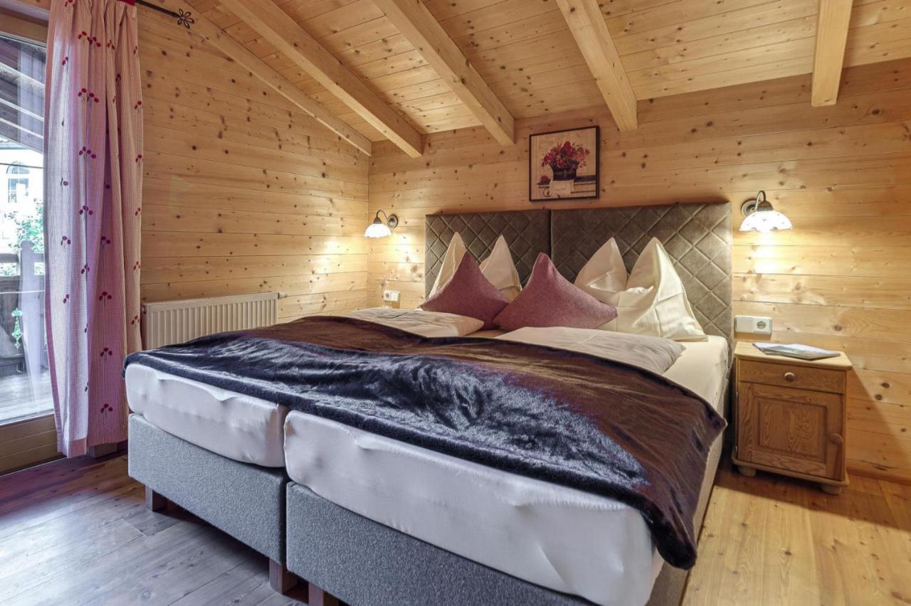 Chalets Almdorf Zillertal, Fügen Buitenkant foto